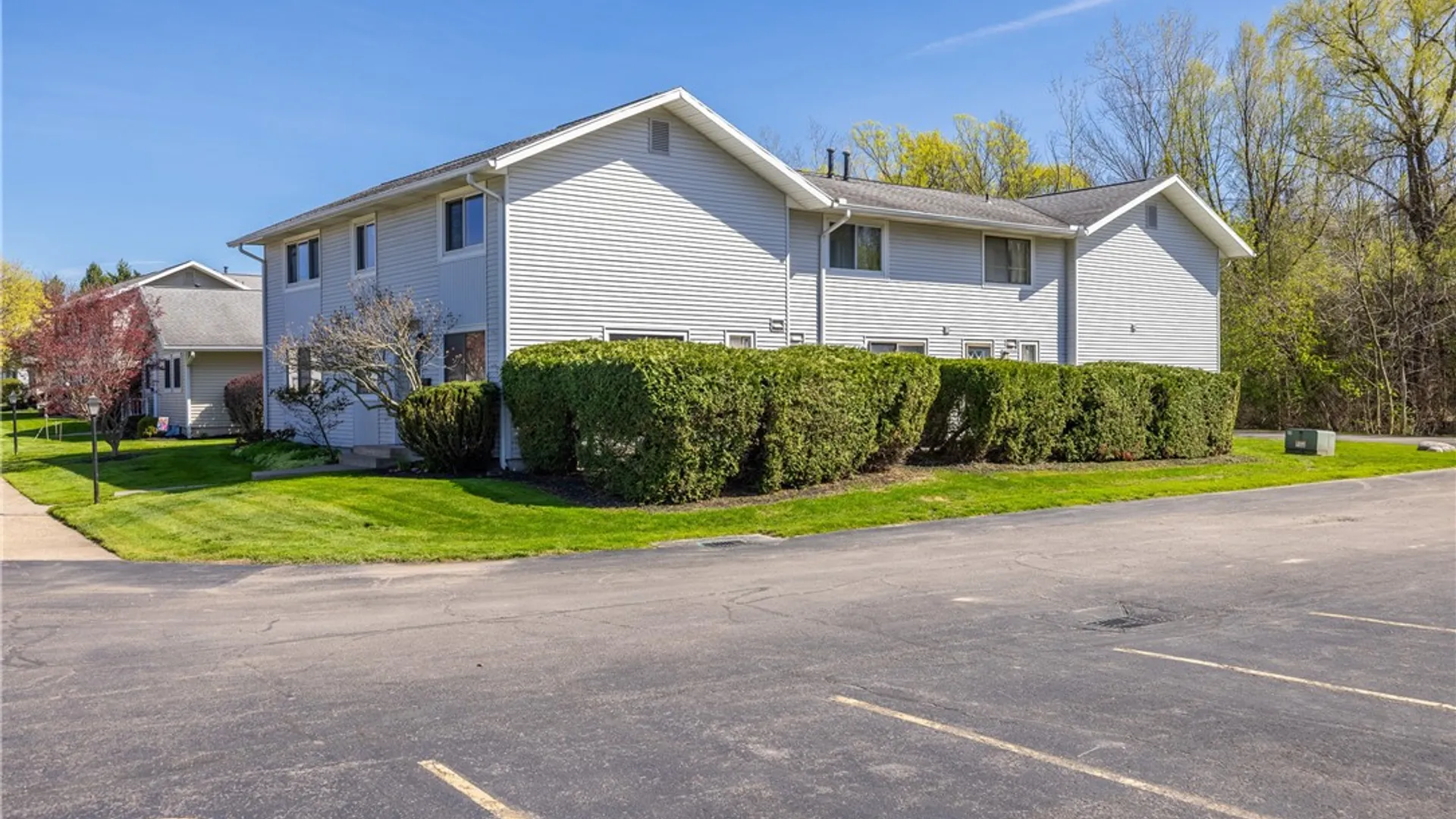 Property at 647 Eastbrooke Lane, Brighton, NY 14618 24