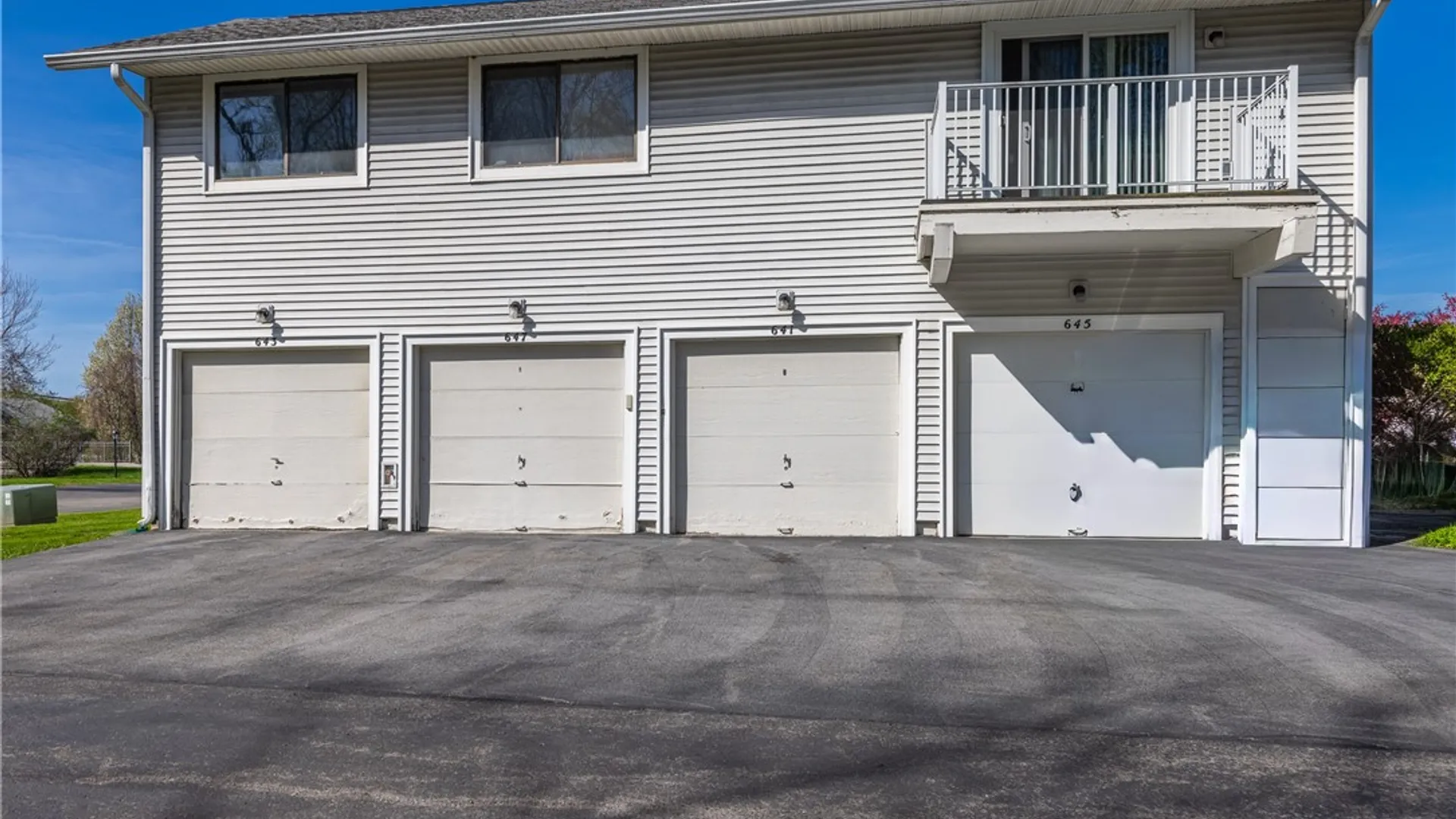 Property at 647 Eastbrooke Lane, Brighton, NY 14618 25