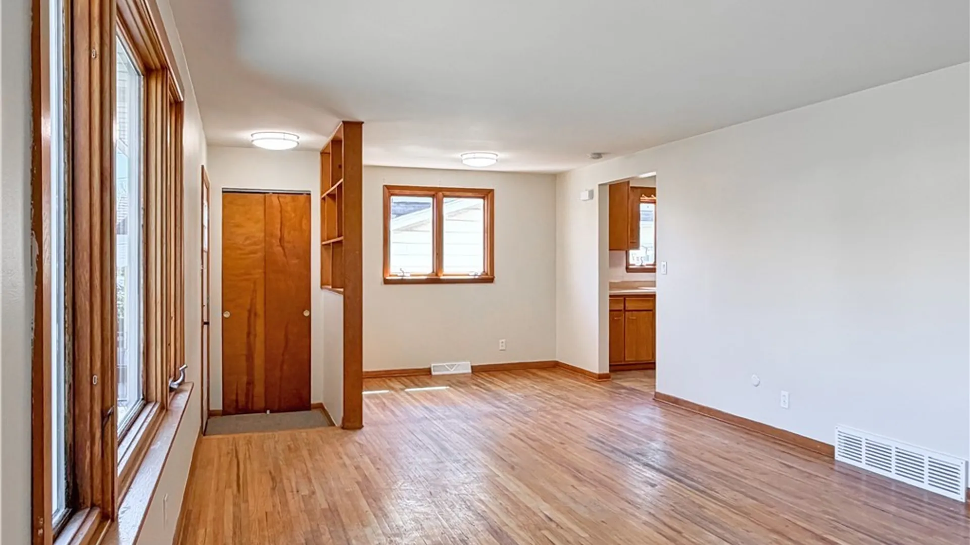 Property at 874 Beach Road, Cheektowaga, NY 14225 12