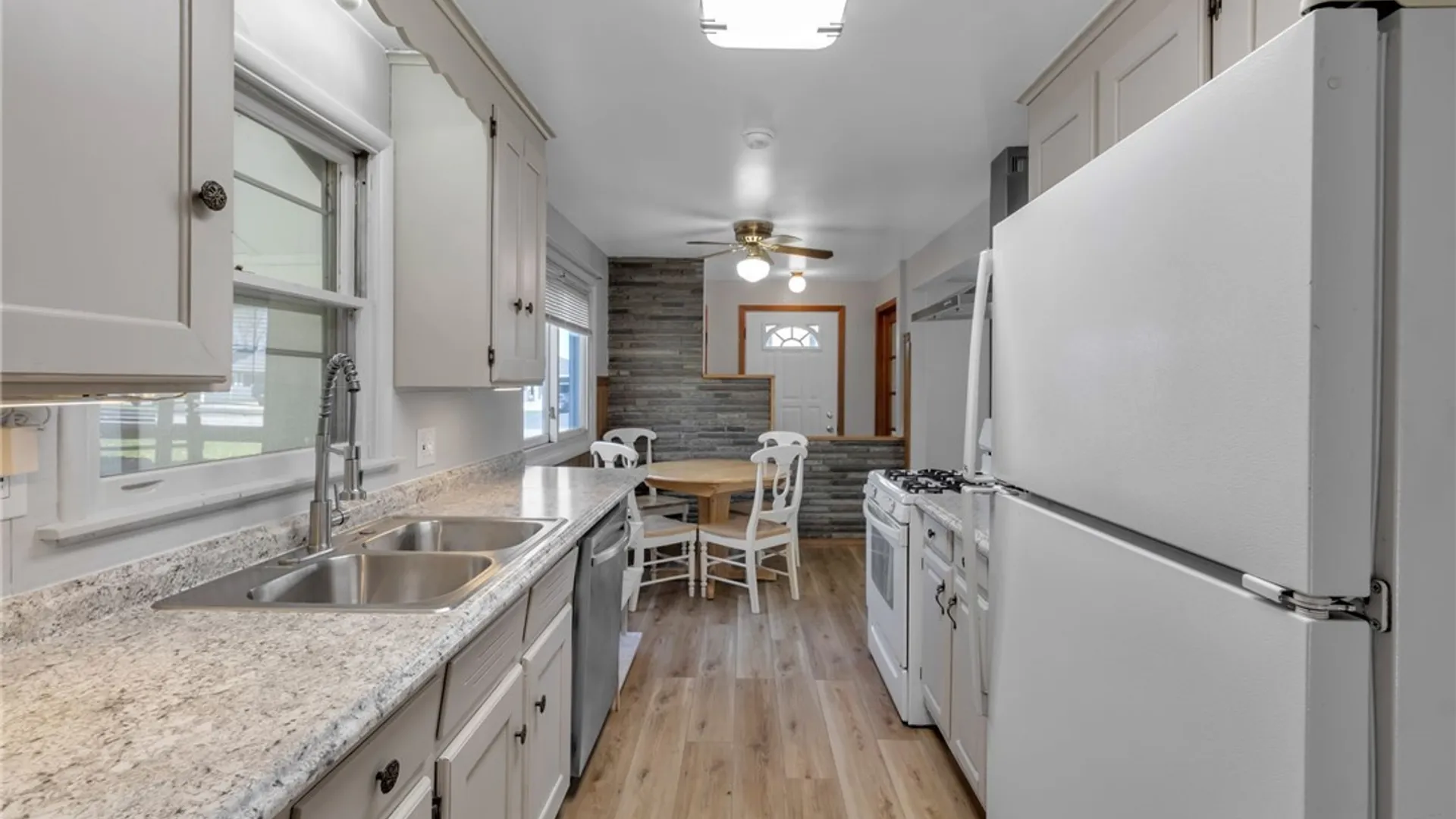 Property at 7375 Saint Joseph Road, Niagara, NY 14304 13