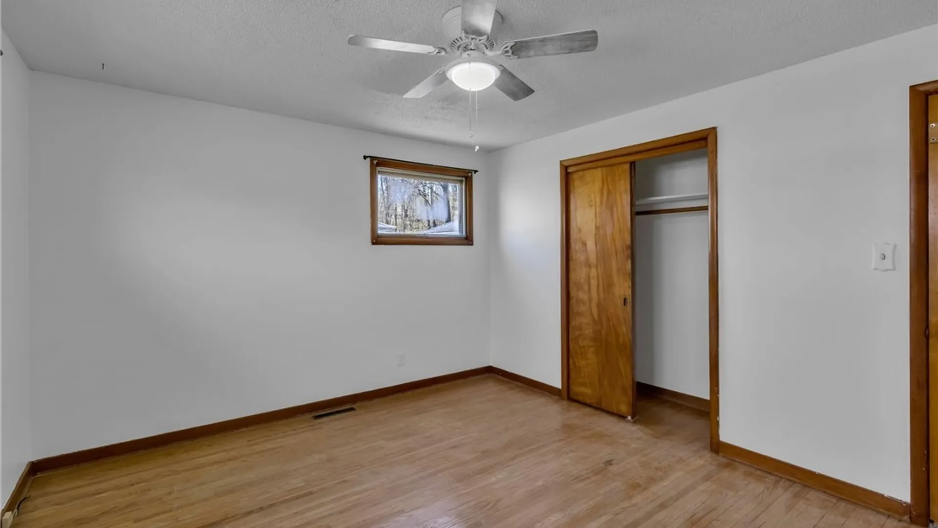 Property at 7375 Saint Joseph Road, Niagara, NY 14304 28