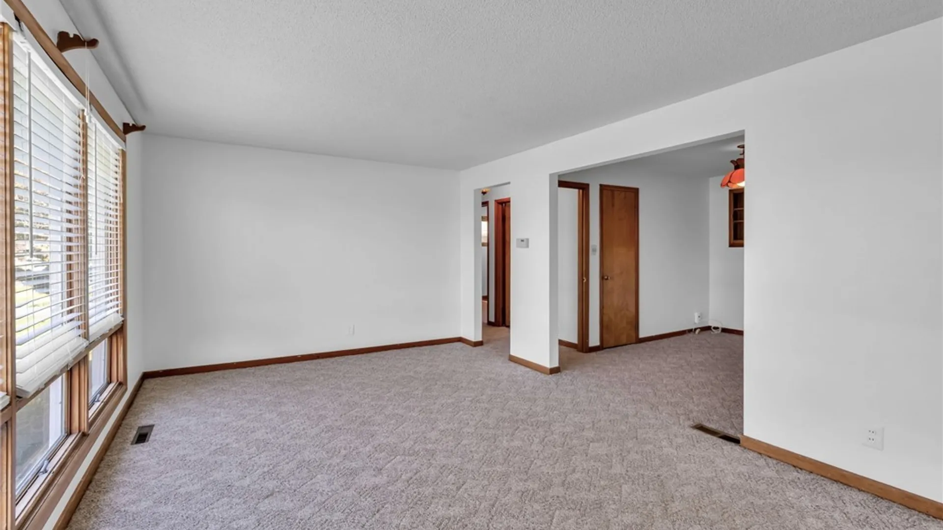 Property at 7375 Saint Joseph Road, Niagara, NY 14304 6