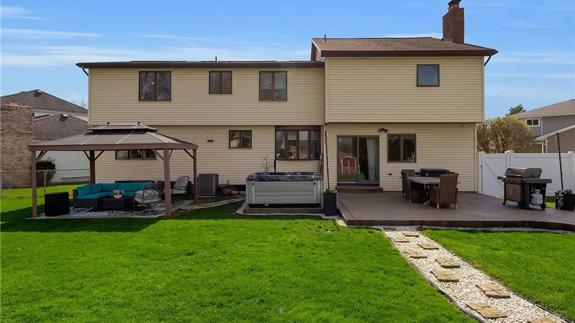 Property at 67 Westcliffe Drive, Amherst, NY 14228 2