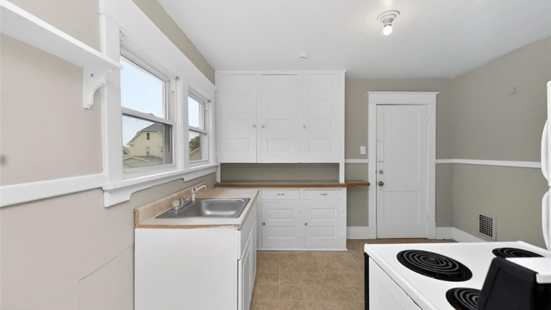 Property at 2463 South Avenue, Niagara Falls, NY 14305 11