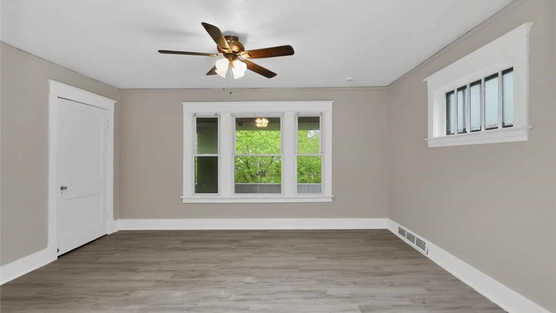 Property at 2463 South Avenue, Niagara Falls, NY 14305 5