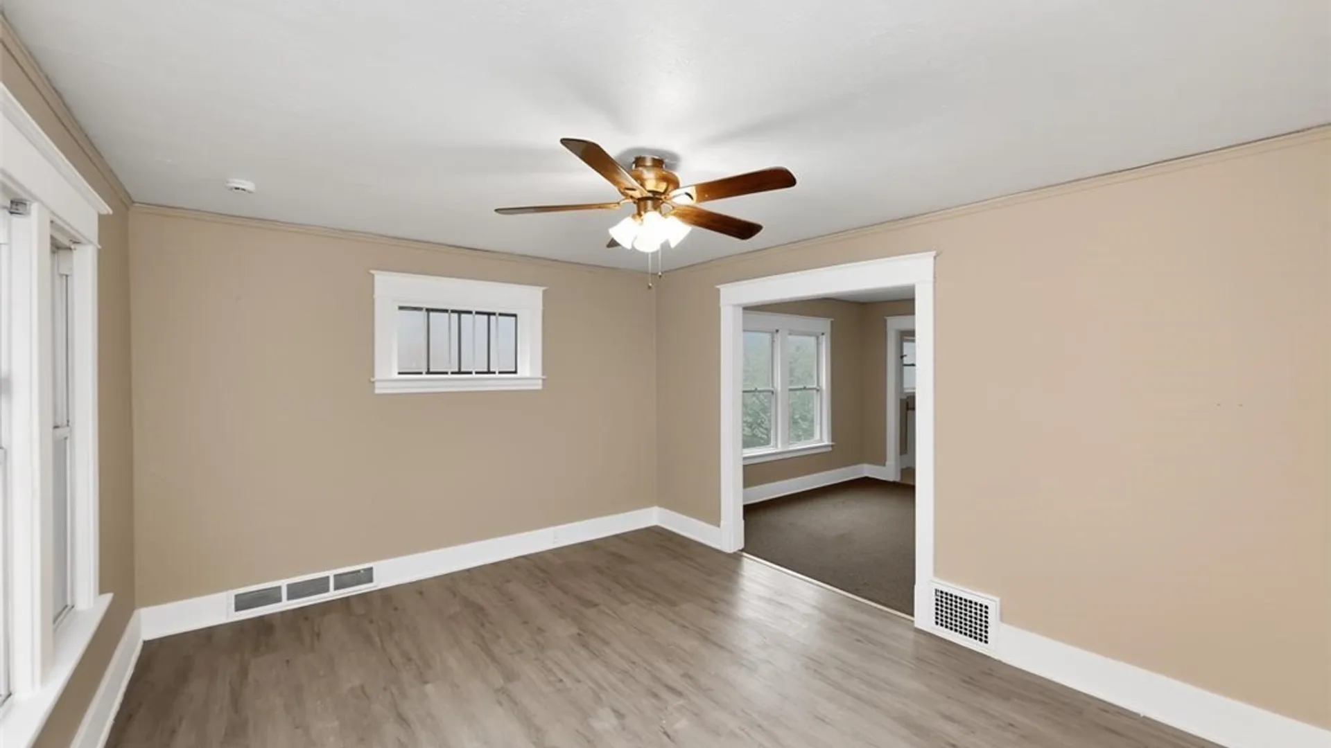 Property at 2463 South Avenue, Niagara Falls, NY 14305 8
