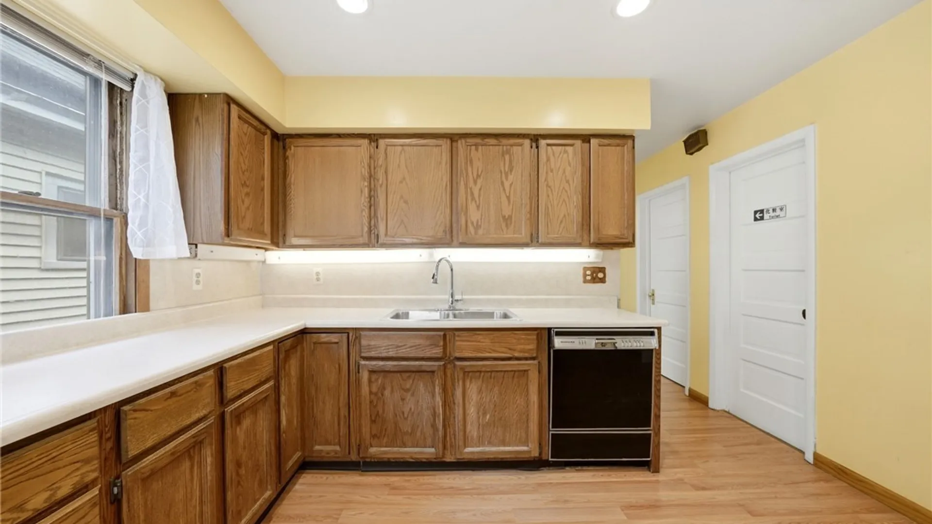Property at 421 Delavan Avenue, Buffalo, NY 14213 22