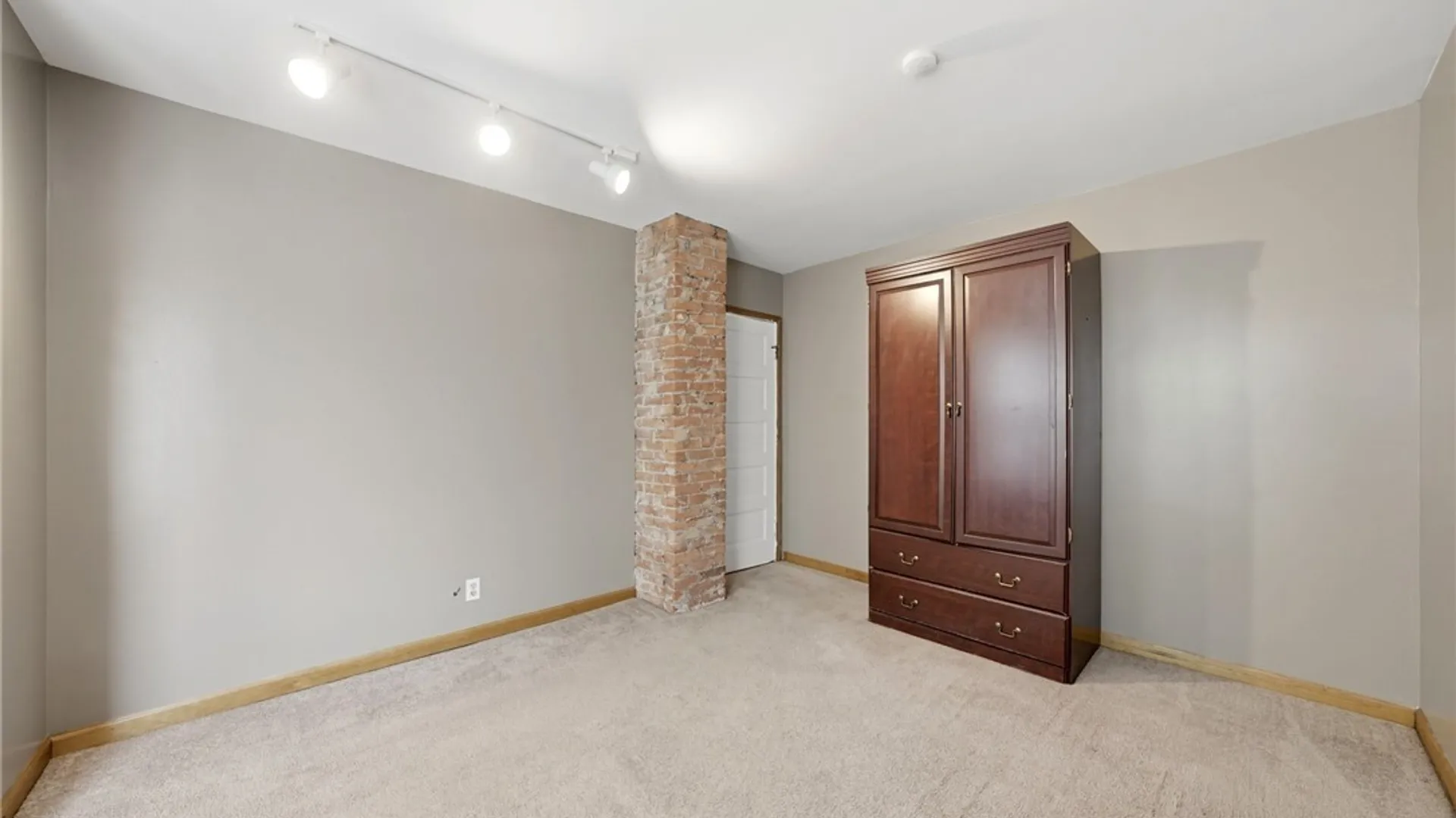Property at 421 Delavan Avenue, Buffalo, NY 14213 25