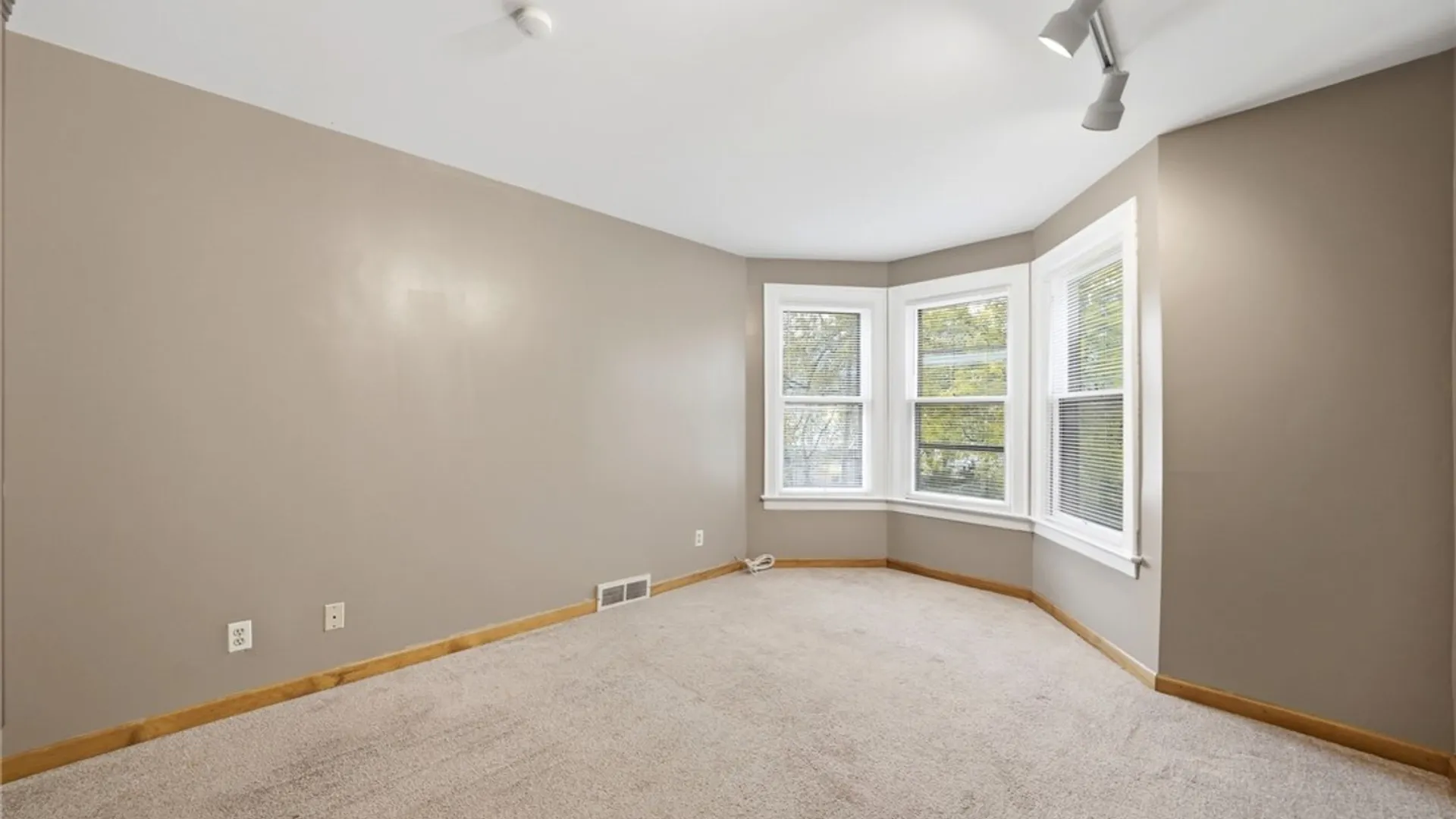 Property at 421 Delavan Avenue, Buffalo, NY 14213 30