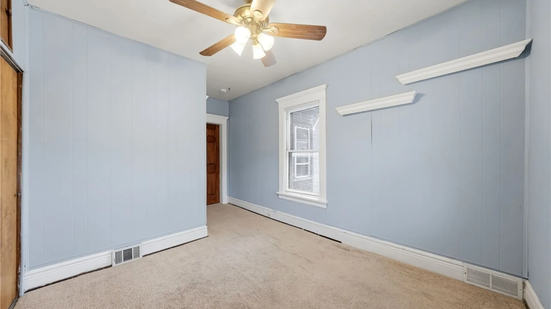 Property at 421 Delavan Avenue, Buffalo, NY 14213 32