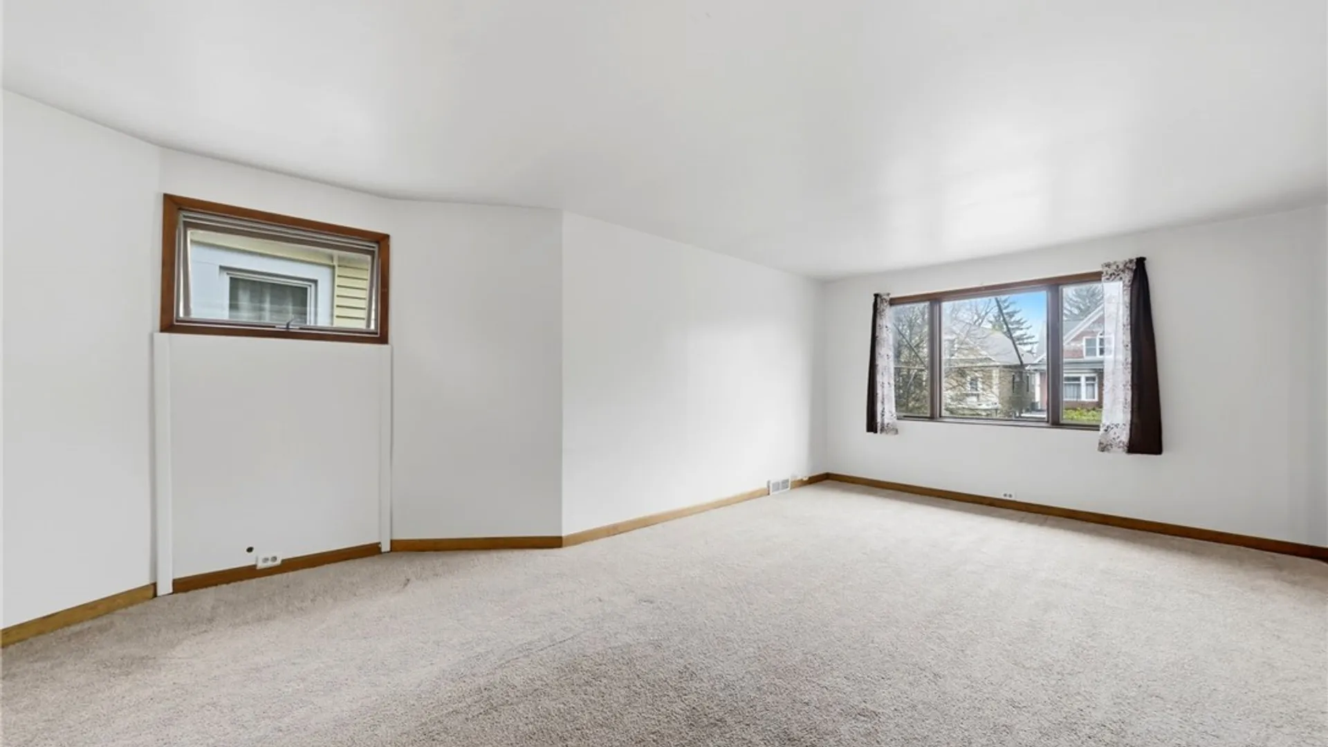 Property at 421 Delavan Avenue, Buffalo, NY 14213 6