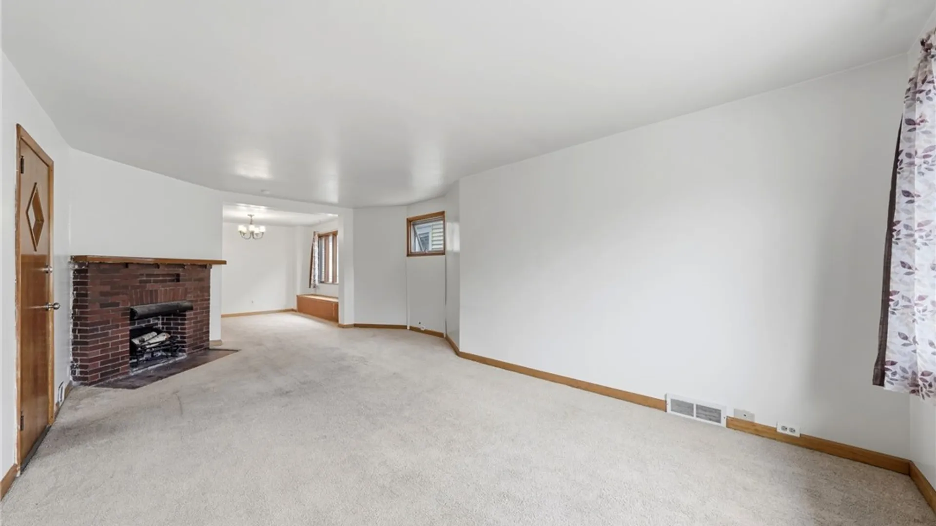 Property at 421 Delavan Avenue, Buffalo, NY 14213 9