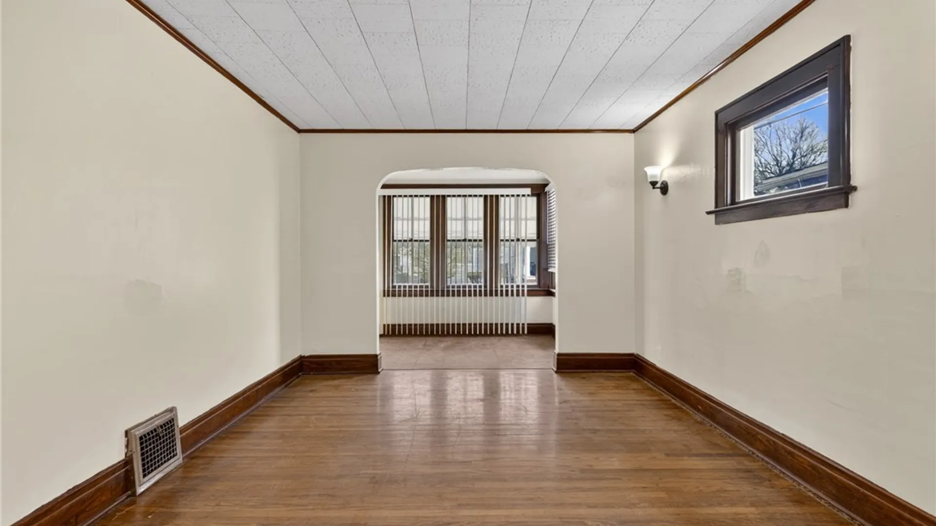 Property at 504 Hewitt Avenue, Buffalo, NY 14215 9