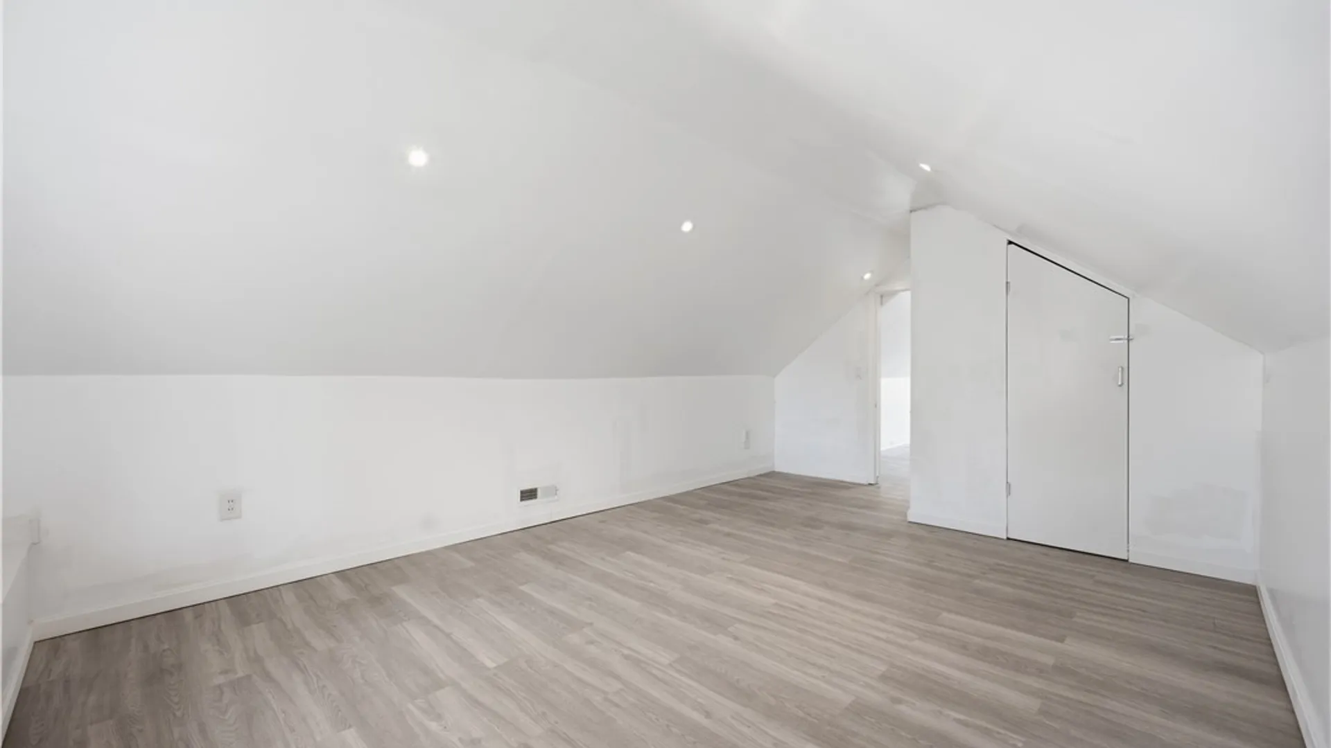 Property at 27 Connelly Avenue, Buffalo, NY 14215 37