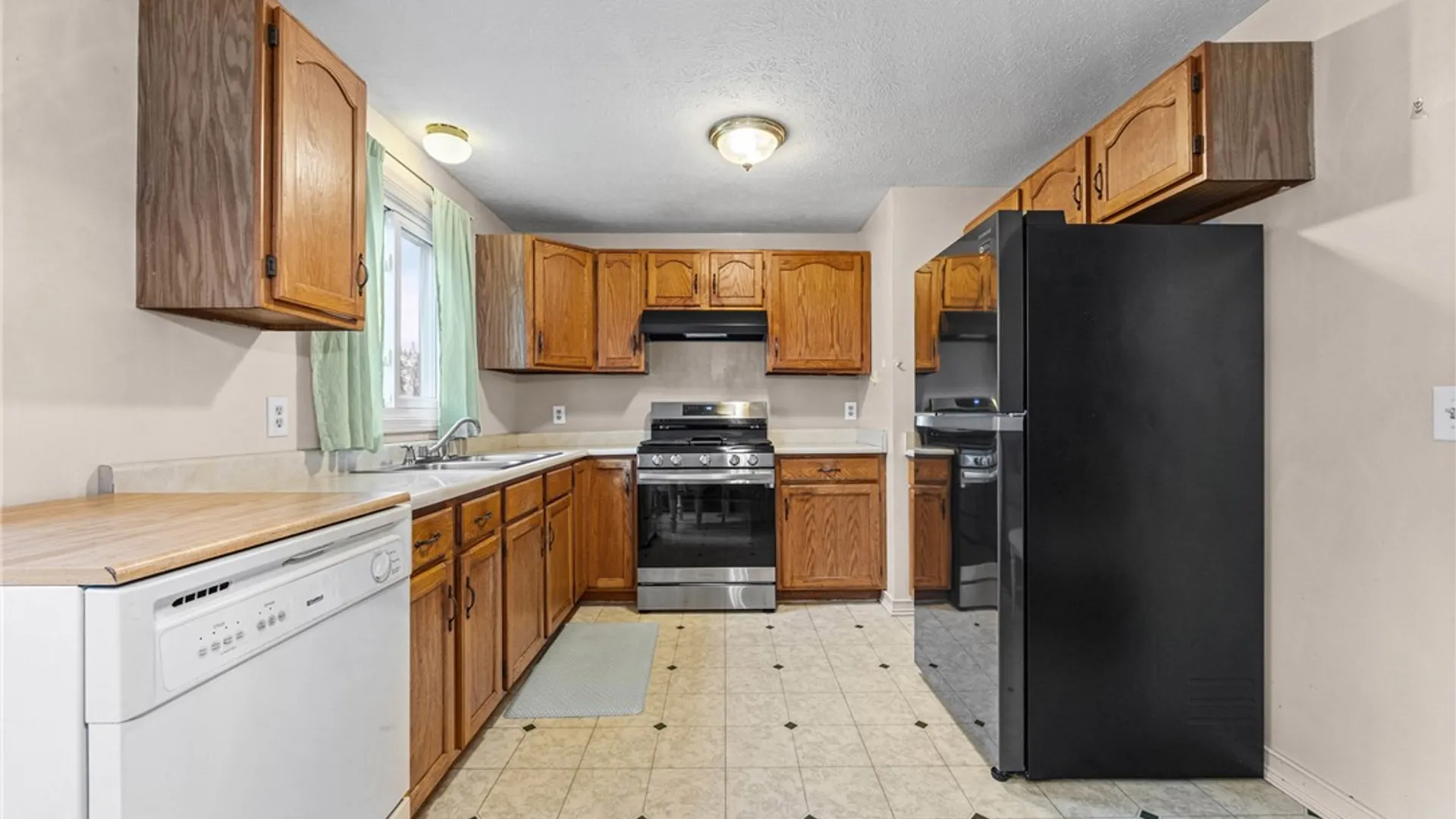 Property at 5765 Clover Meadow Lane, Farmington, NY 14425 6