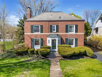 Property at 178 Deerhurst Park Boulevard, Tonawanda, NY 14217