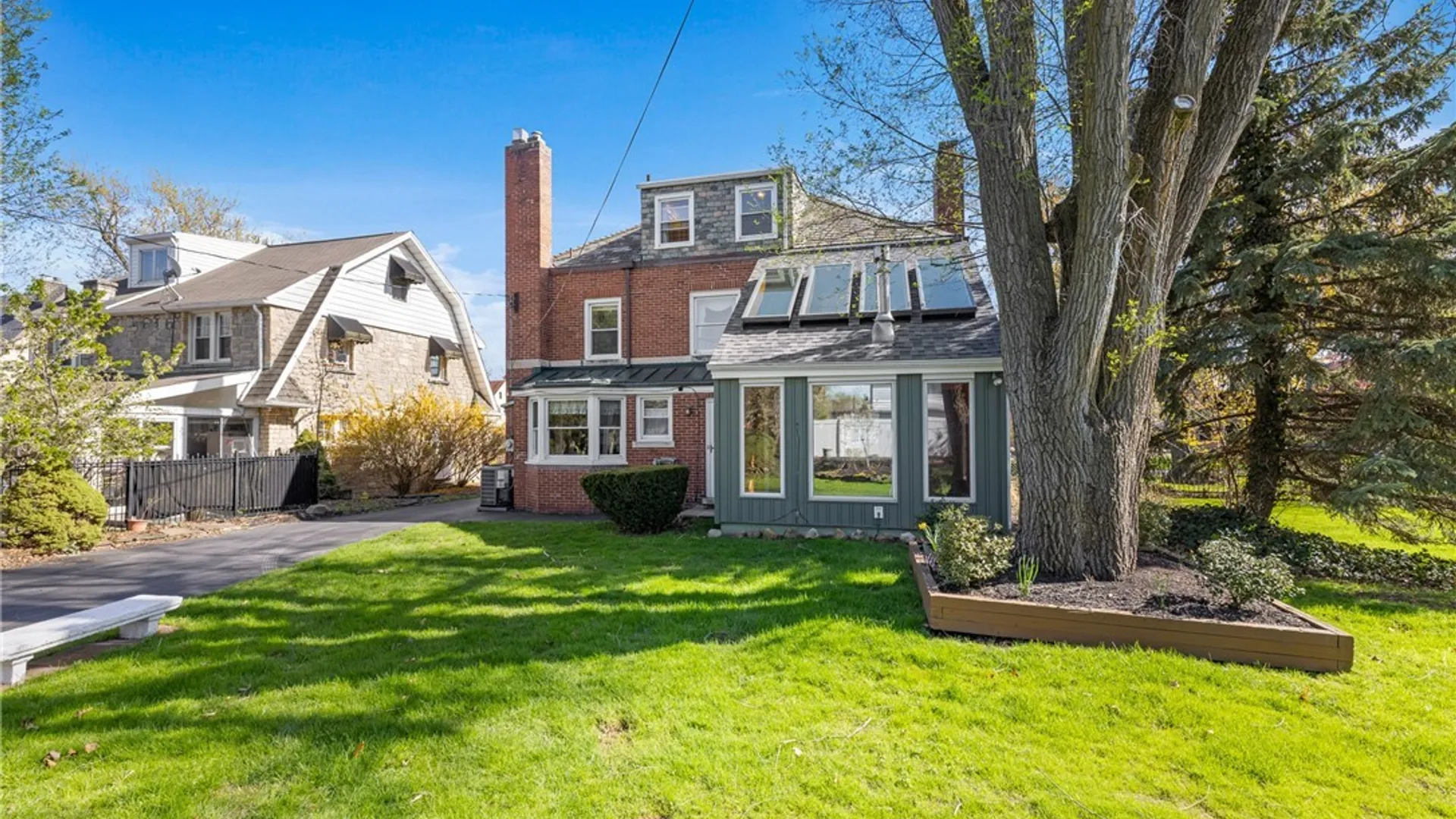 Property at 178 Deerhurst Park Boulevard, Tonawanda, NY 14217 3