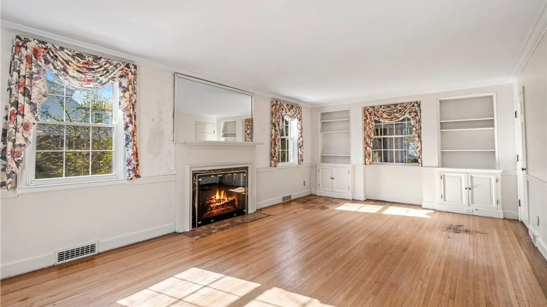 Property at 178 Deerhurst Park Boulevard, Tonawanda, NY 14217 9