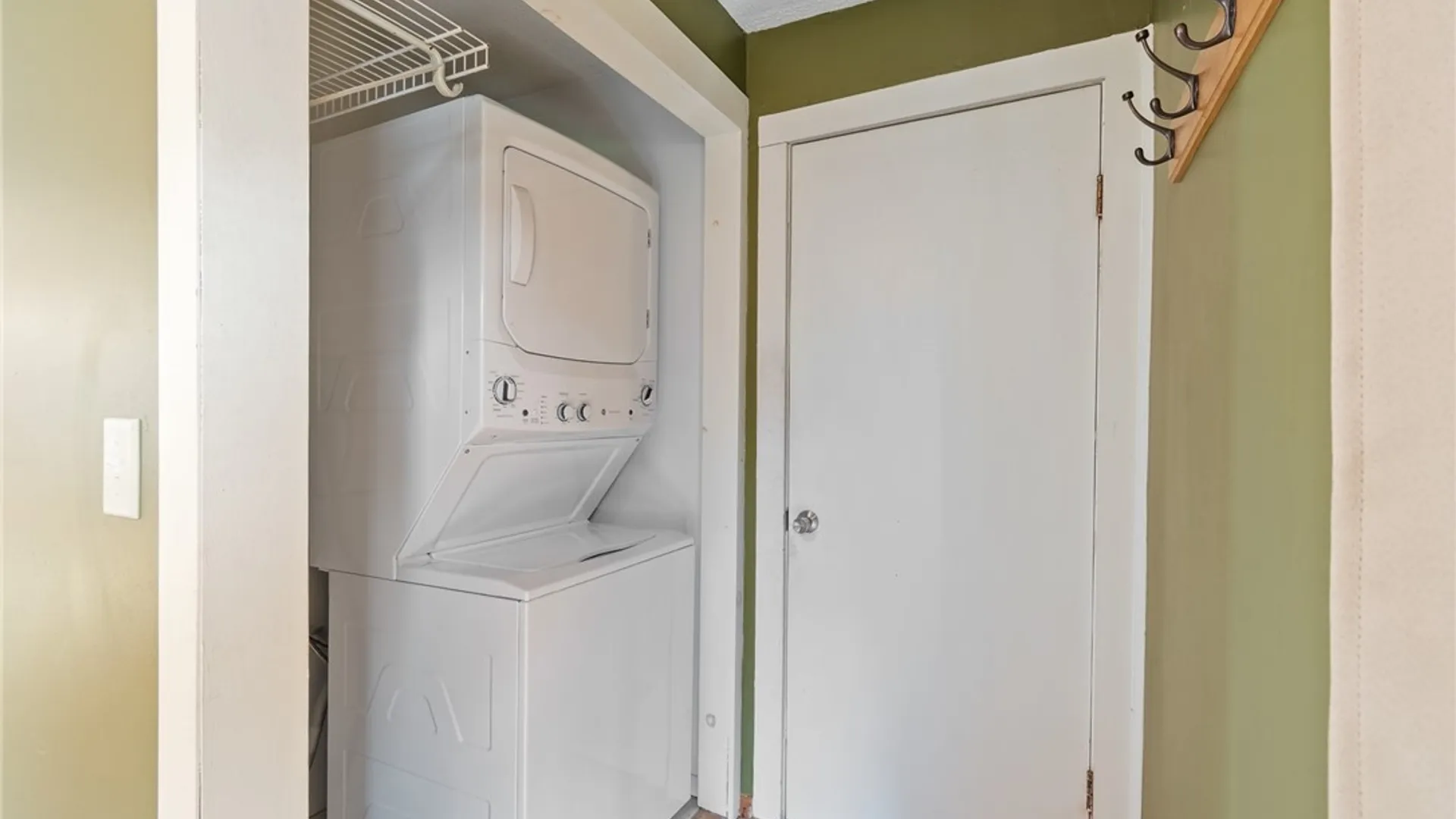 Property at 11 Maple Avenue, Manchester, NY 14548 22