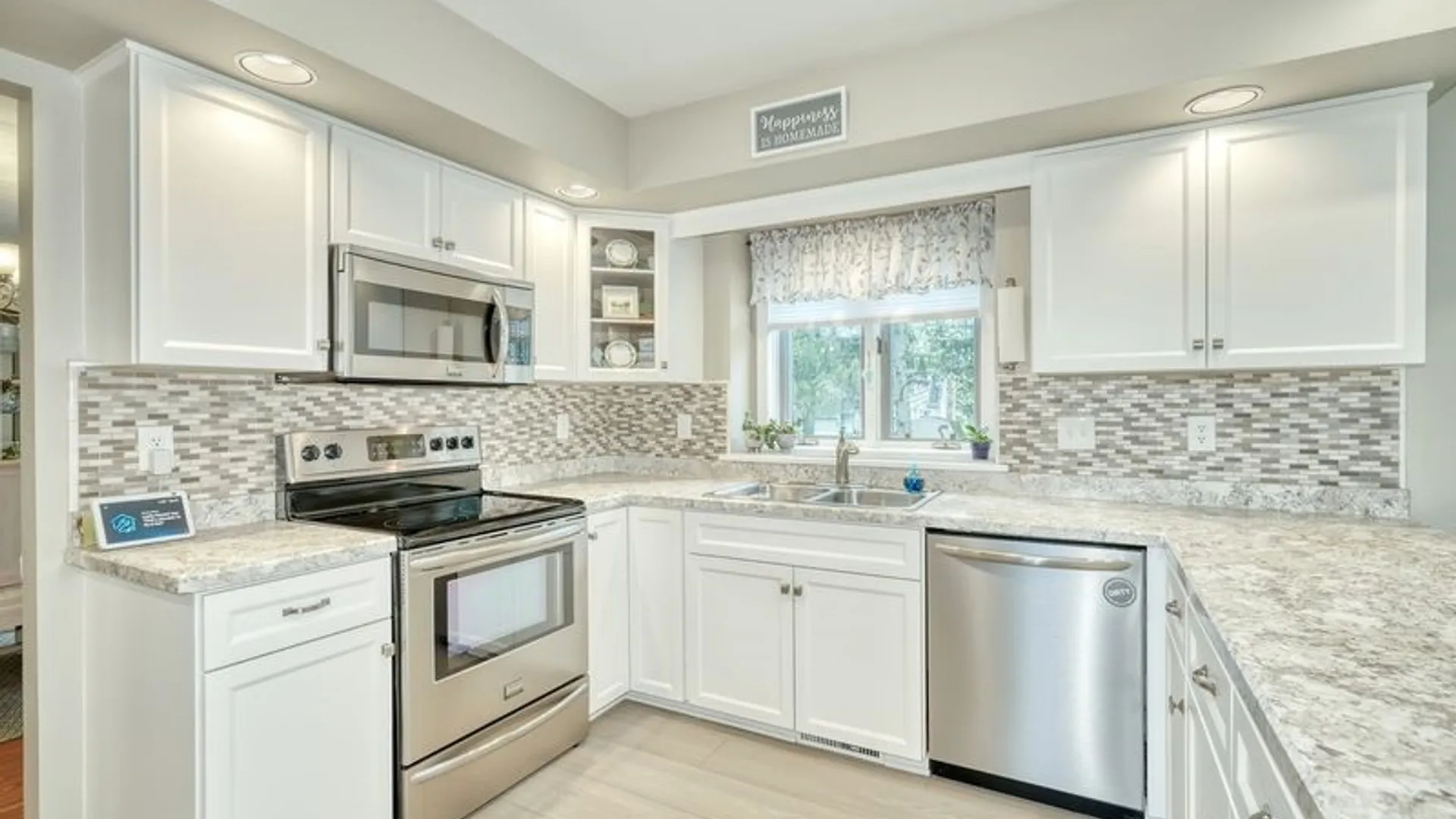 Property at 15 Corral Drive, Penfield, NY 14526 10