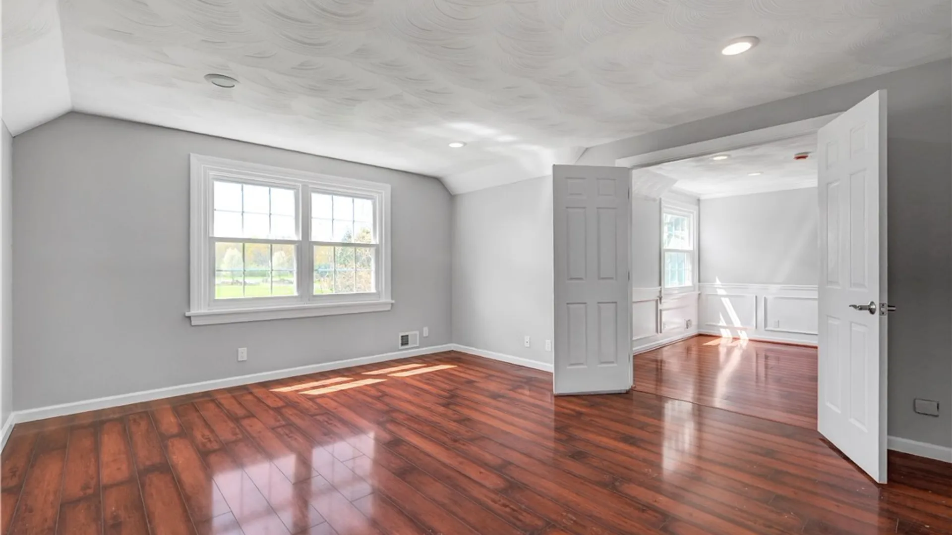 Property at 5 Poinciana Drive, Pittsford, NY 14534 34