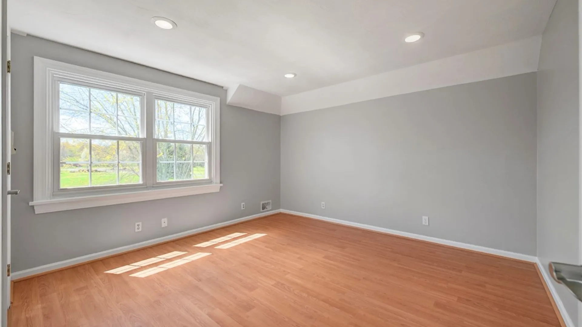 Property at 5 Poinciana Drive, Pittsford, NY 14534 39