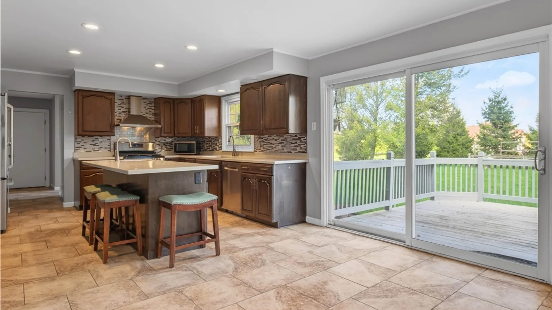 Property at 5 Poinciana Drive, Pittsford, NY 14534 44