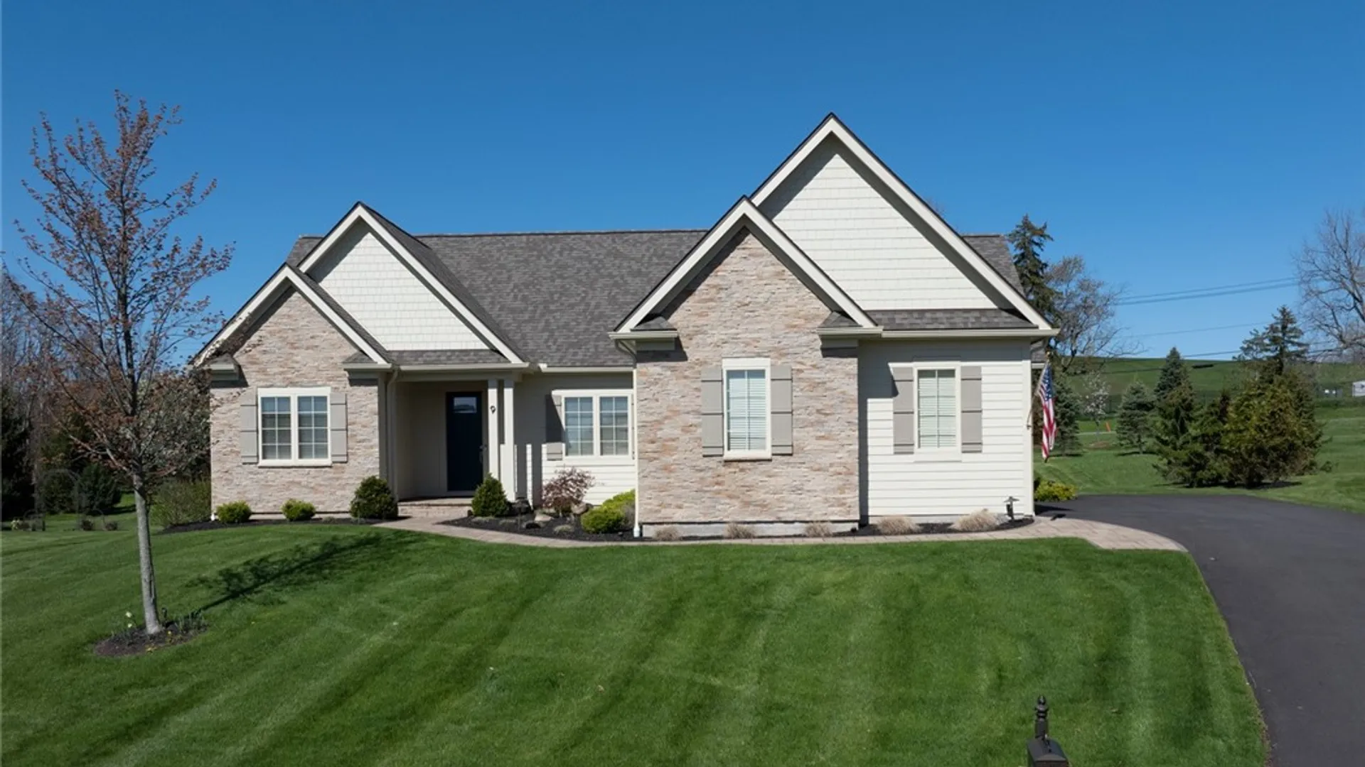 Property at 9 Hawkstone Way, Pittsford, NY 14534 5