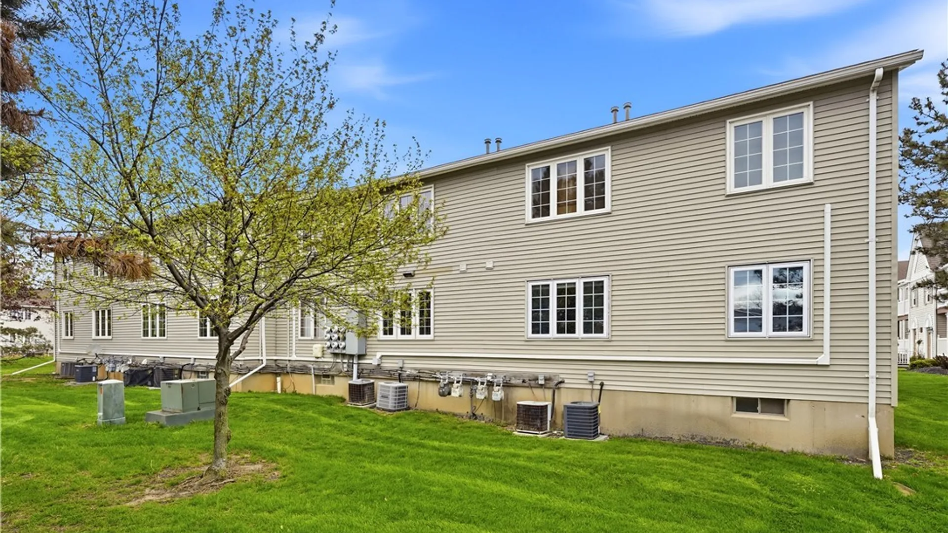 Property at 400 West Avenue, West Seneca, NY 14224 5