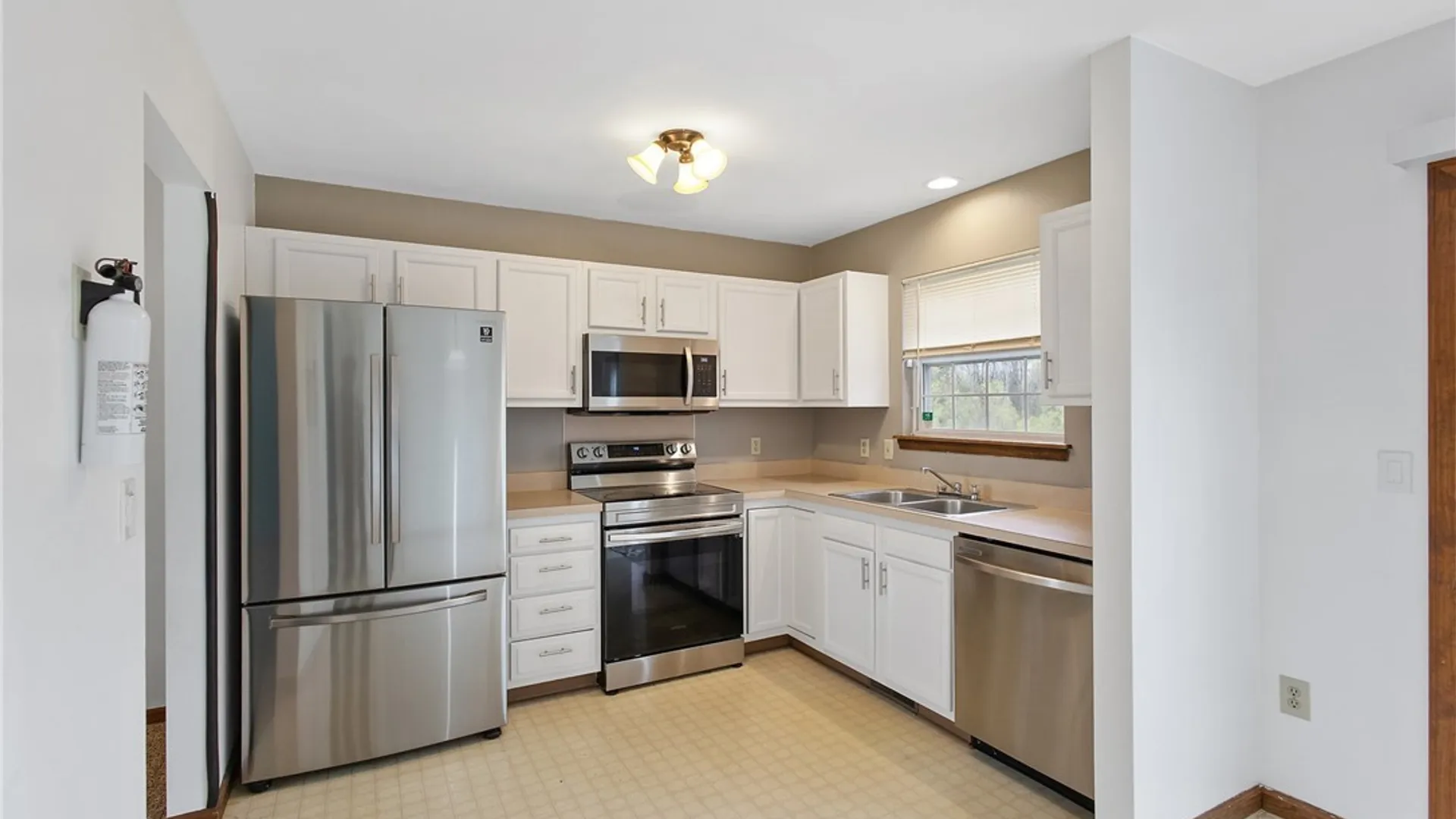 Property at 8644 Disraeli, Cicero, NY 13039 14