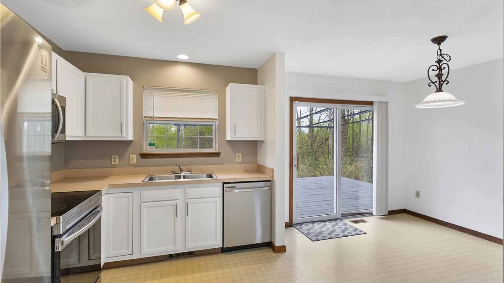 Property at 8644 Disraeli, Cicero, NY 13039 15