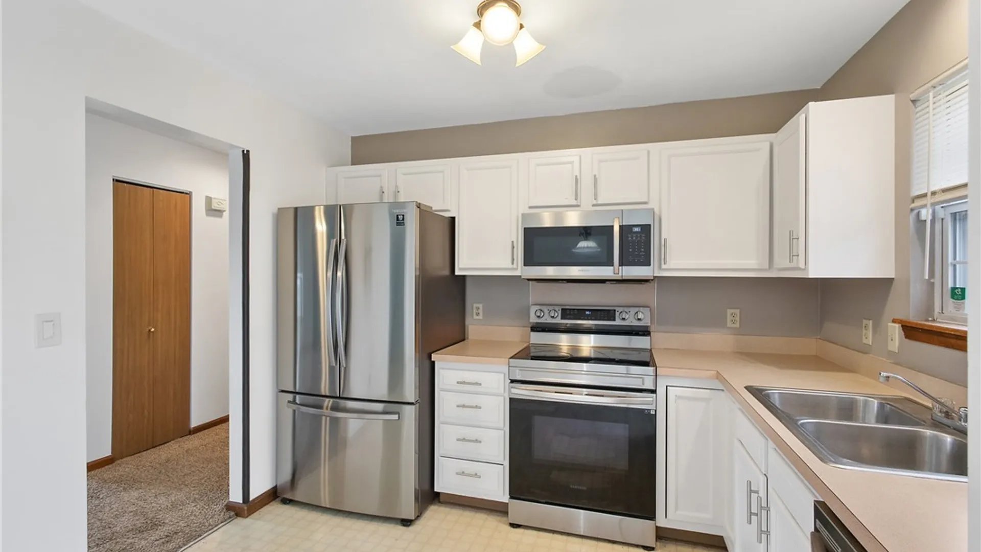 Property at 8644 Disraeli, Cicero, NY 13039 16