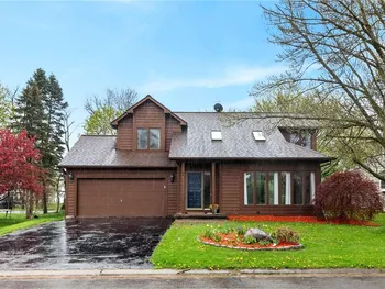 Property at 7 Fieldstone Lane, Henrietta, NY 14586