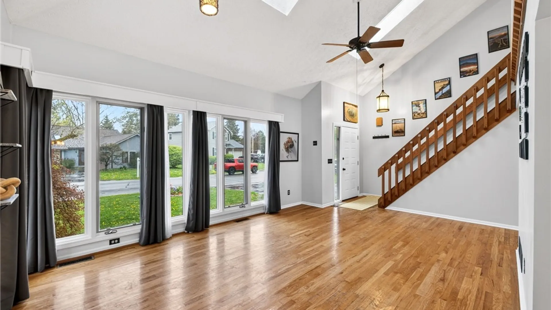 Property at 7 Fieldstone Lane, Henrietta, NY 14586 6