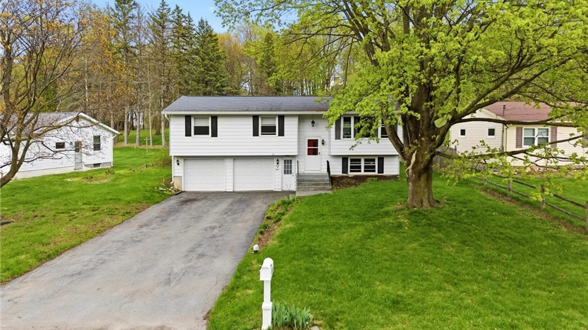 Property at 303 Crestwood Drive, Camillus, NY 13031 3