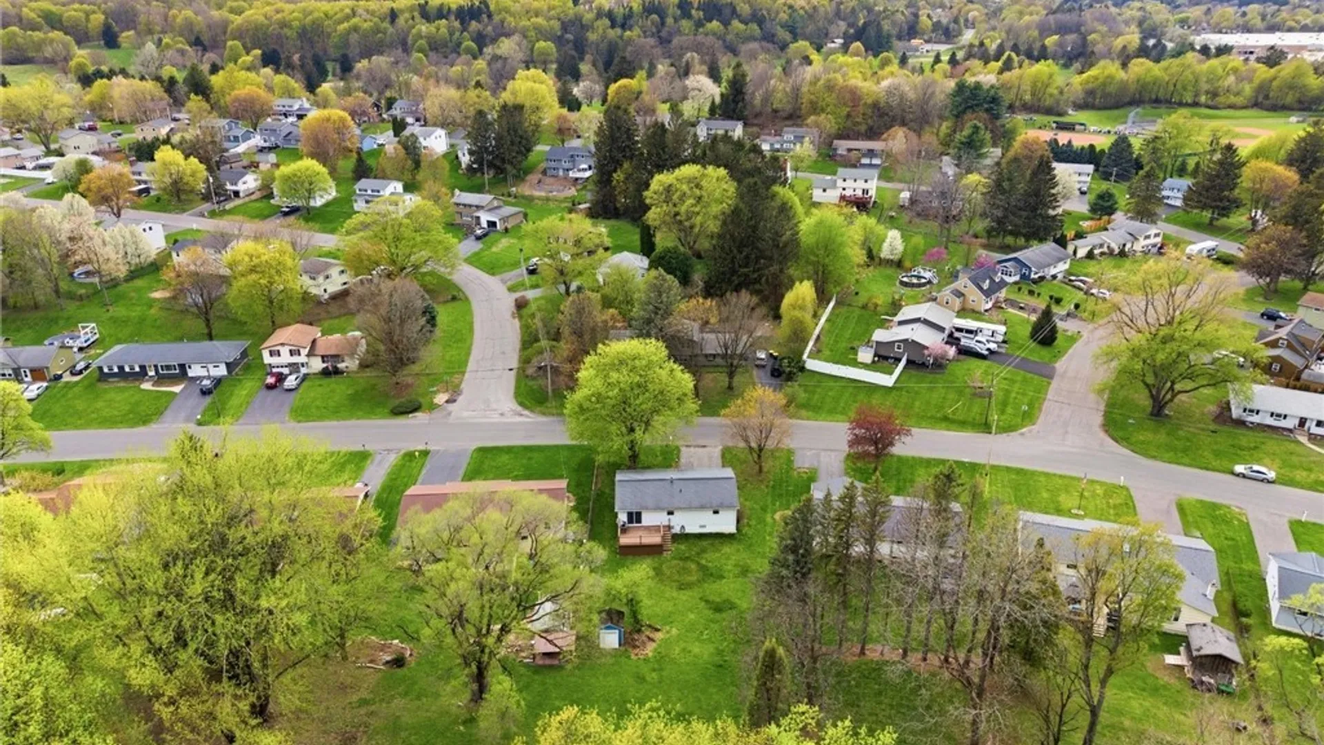 Property at 303 Crestwood Drive, Camillus, NY 13031 39