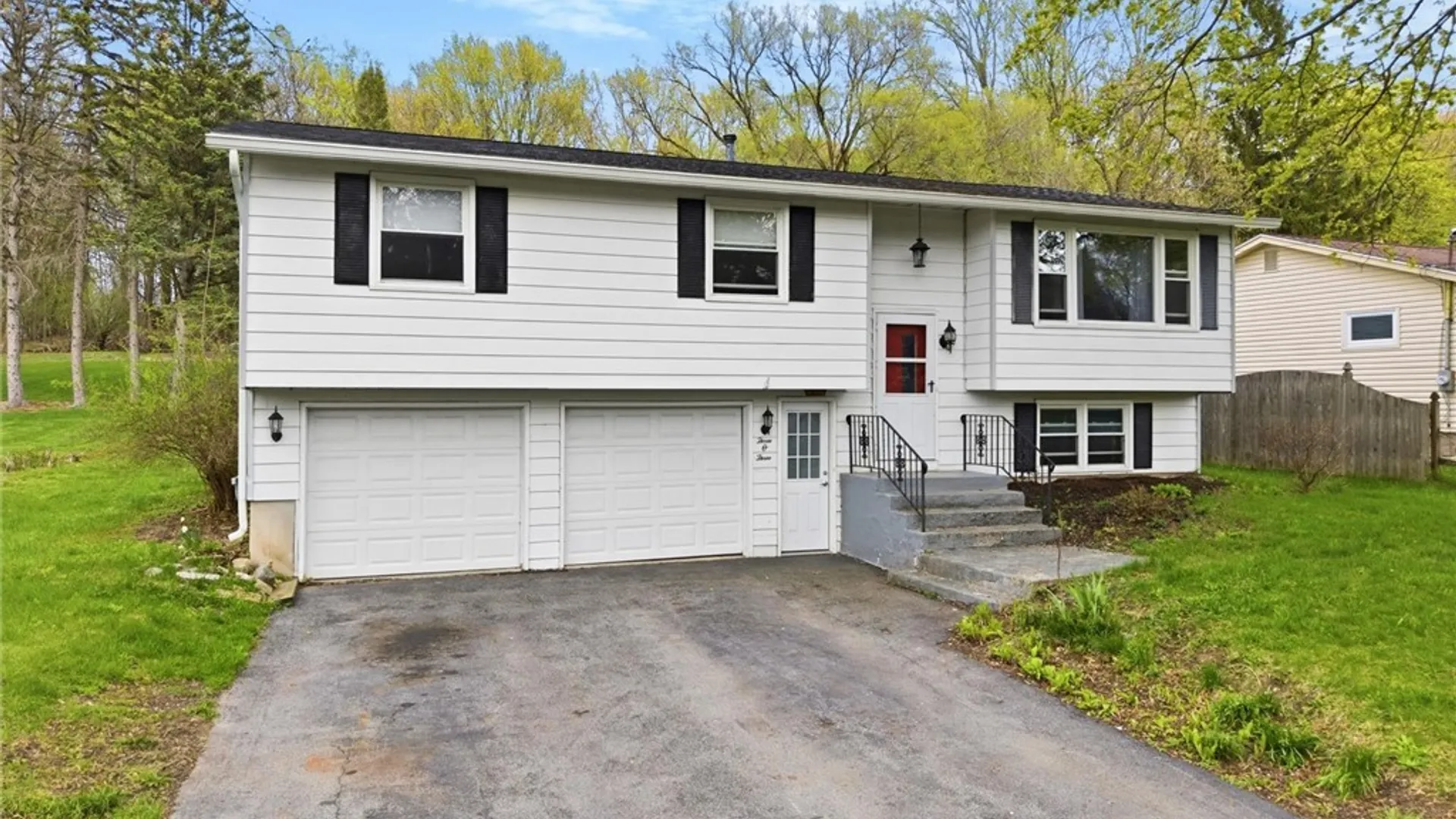 Property at 303 Crestwood Drive, Camillus, NY 13031 4