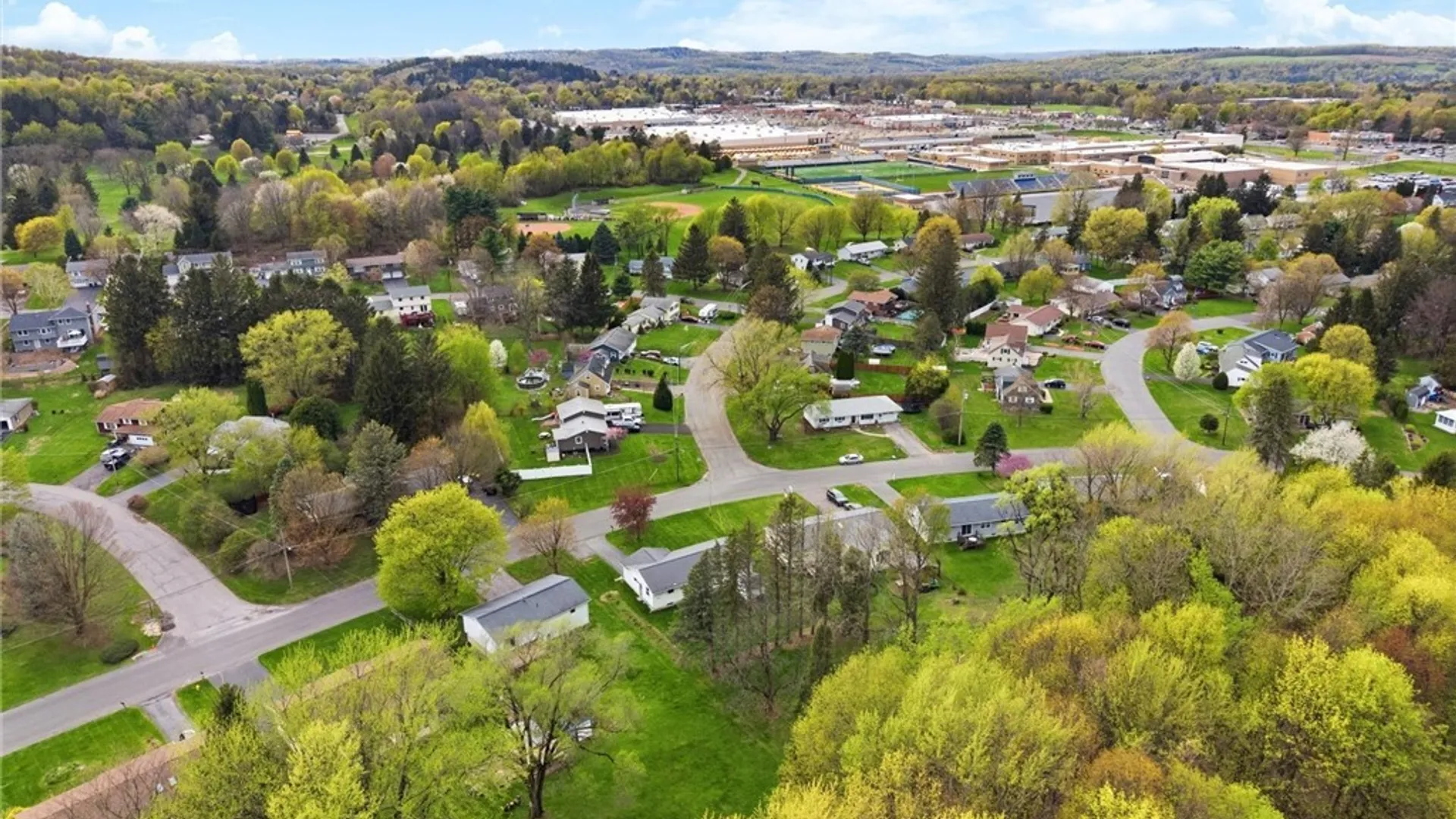Property at 303 Crestwood Drive, Camillus, NY 13031 40