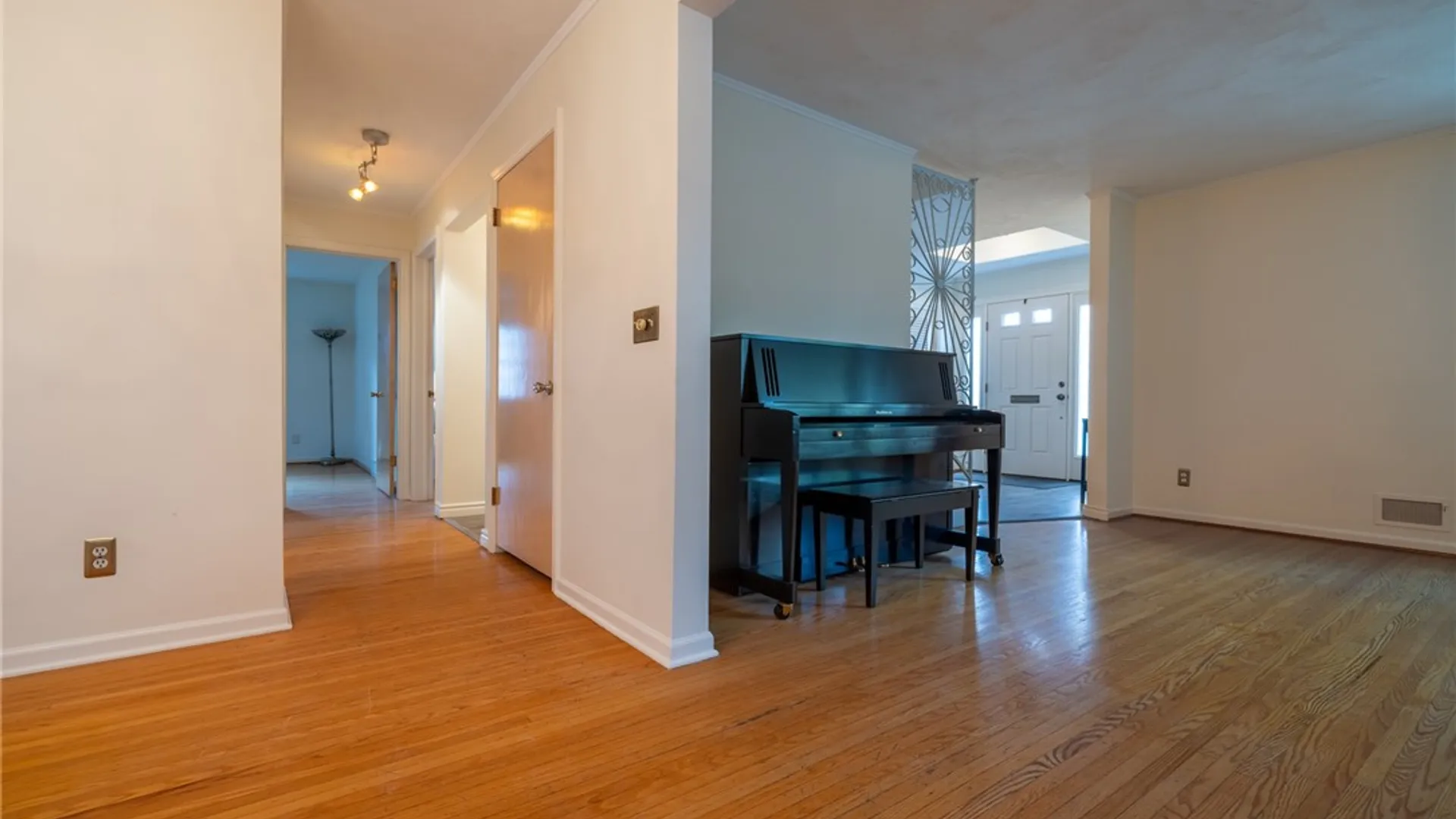 Property at 25 Coral Way, Brighton, NY 14618 29