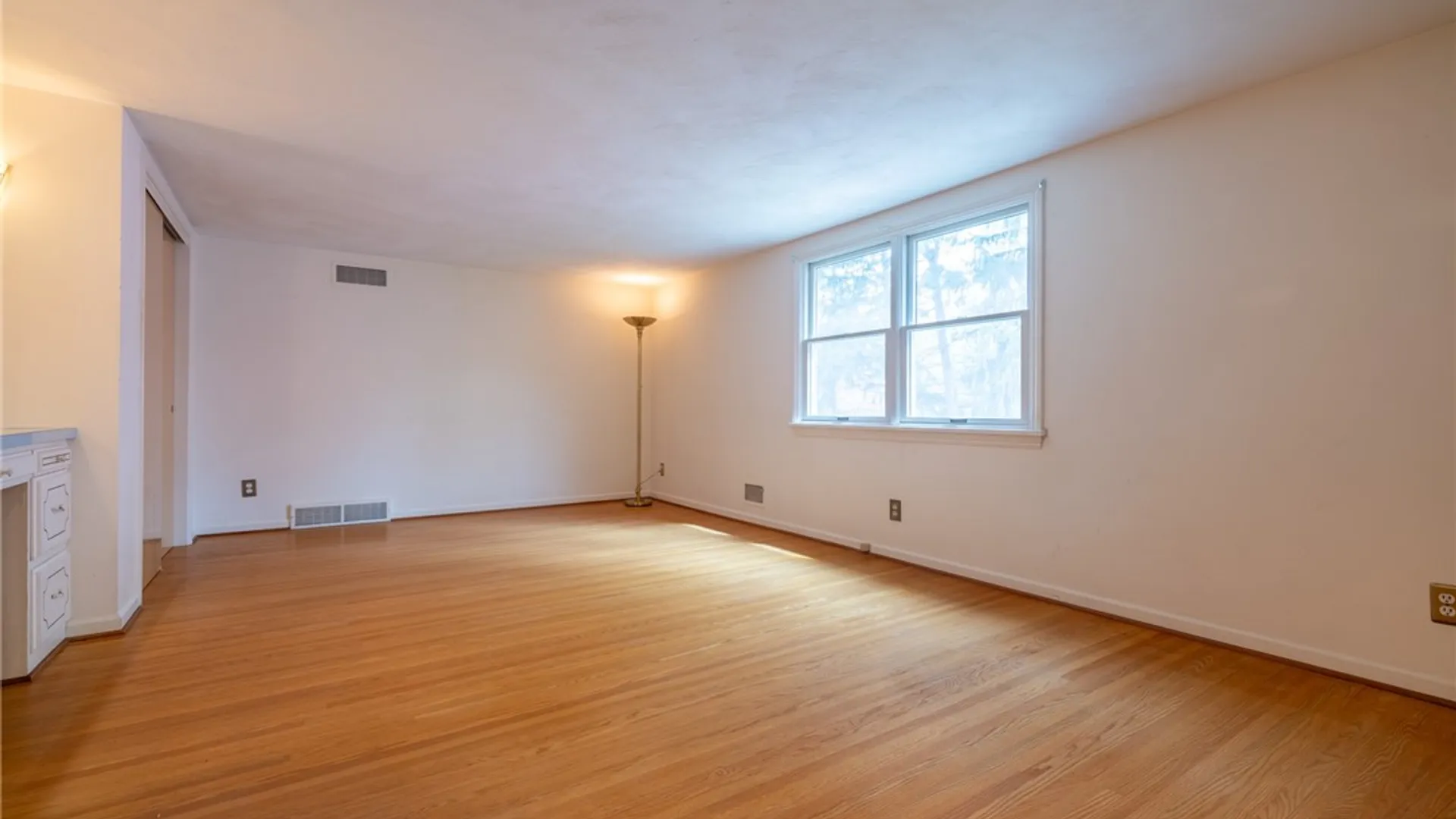 Property at 25 Coral Way, Brighton, NY 14618 37