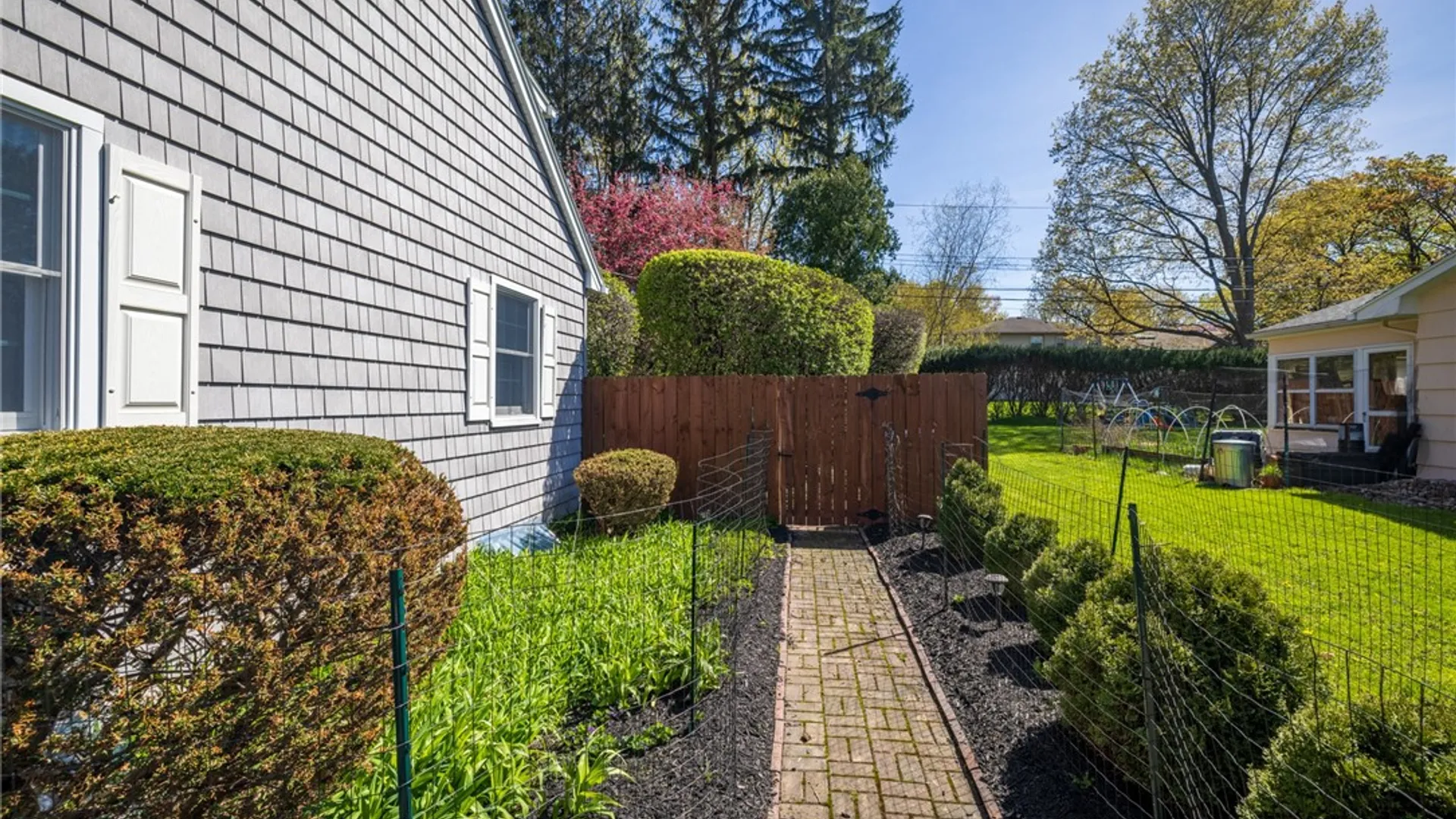 Property at 25 Coral Way, Brighton, NY 14618 45