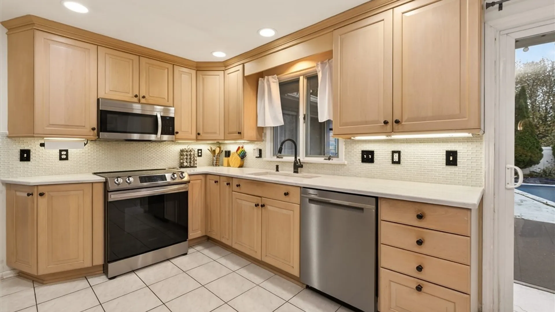 Property at 1 Sun Valley Drive, Gates, NY 14606 21
