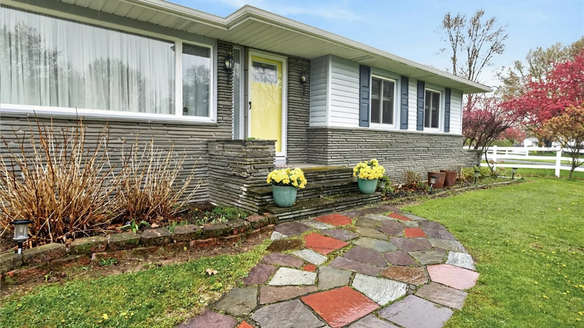 Property at 1 Sun Valley Drive, Gates, NY 14606 4