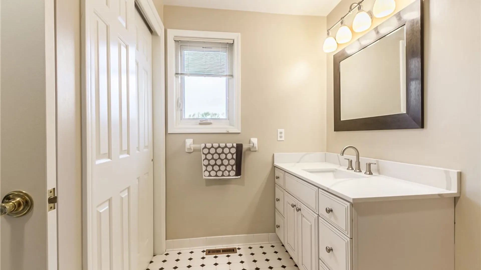 Property at 15 Nouveau Place, Perinton, NY 14450 19