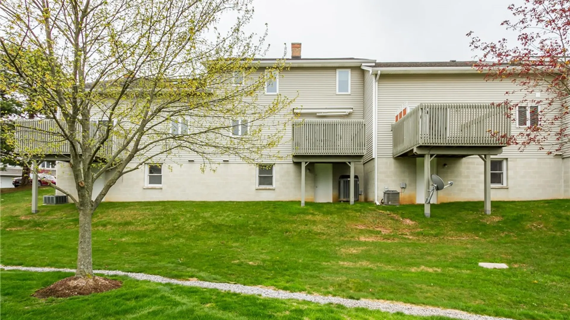 Property at 15 Nouveau Place, Perinton, NY 14450 3