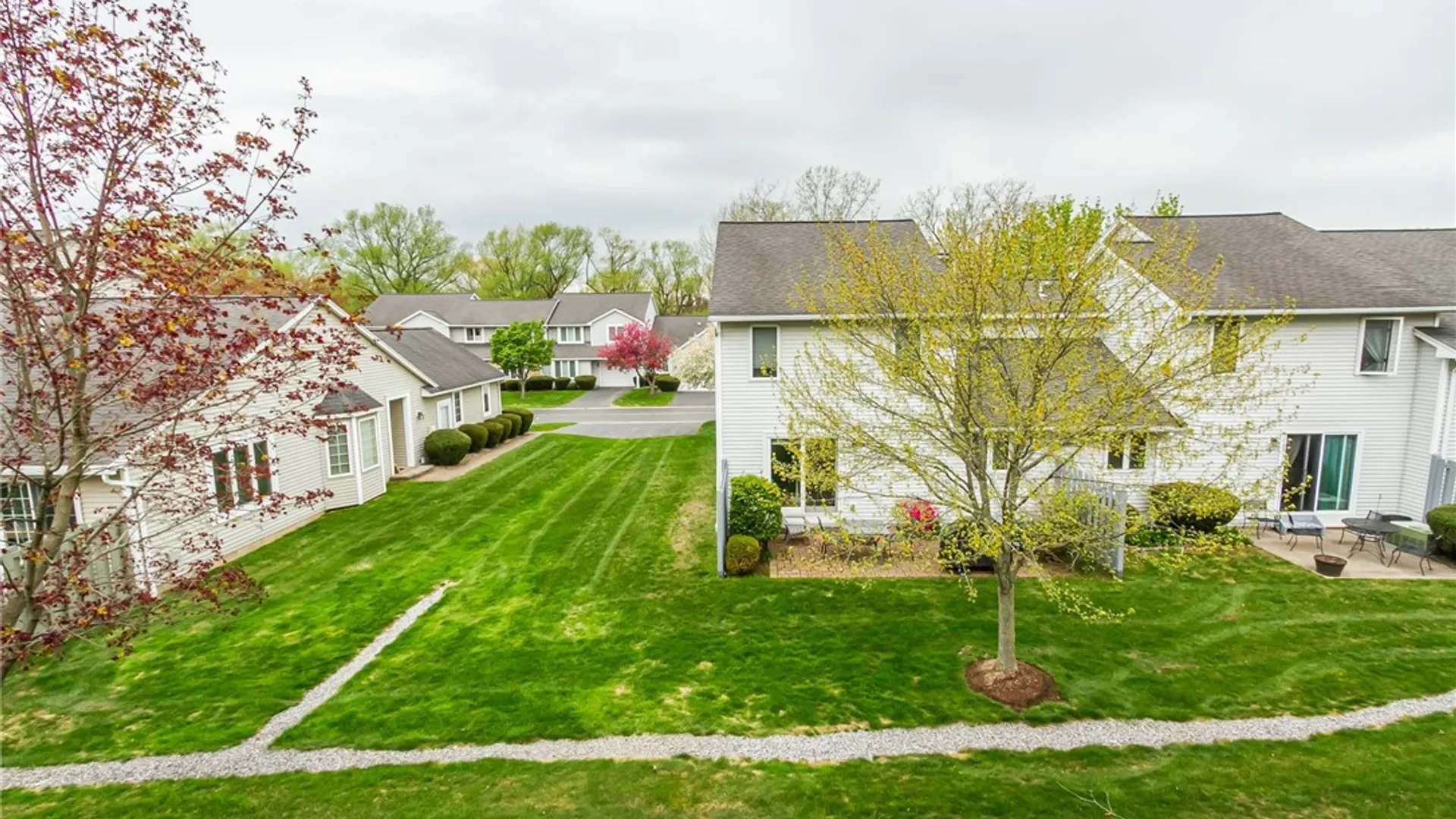 Property at 15 Nouveau Place, Perinton, NY 14450 5