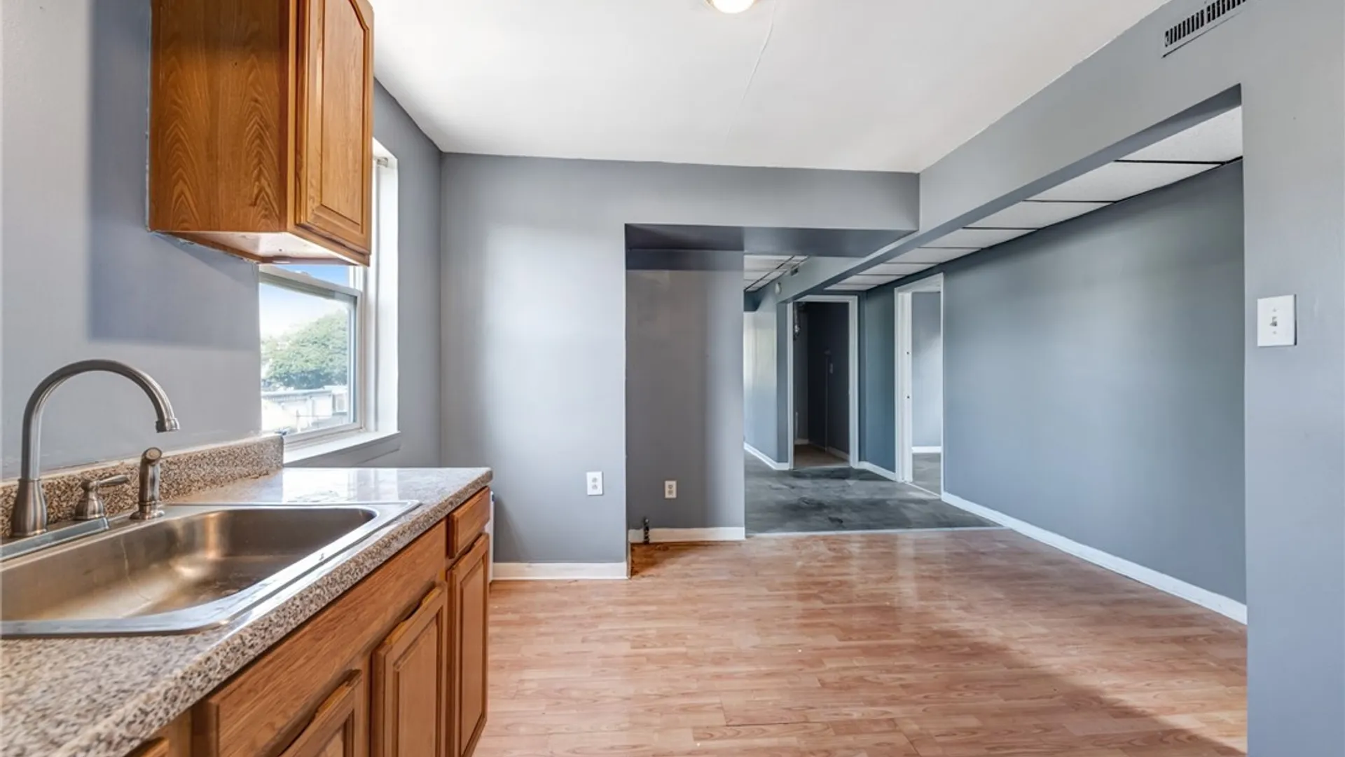 Property at 2065 Park Avenue, Buffalo, NY 14220 18