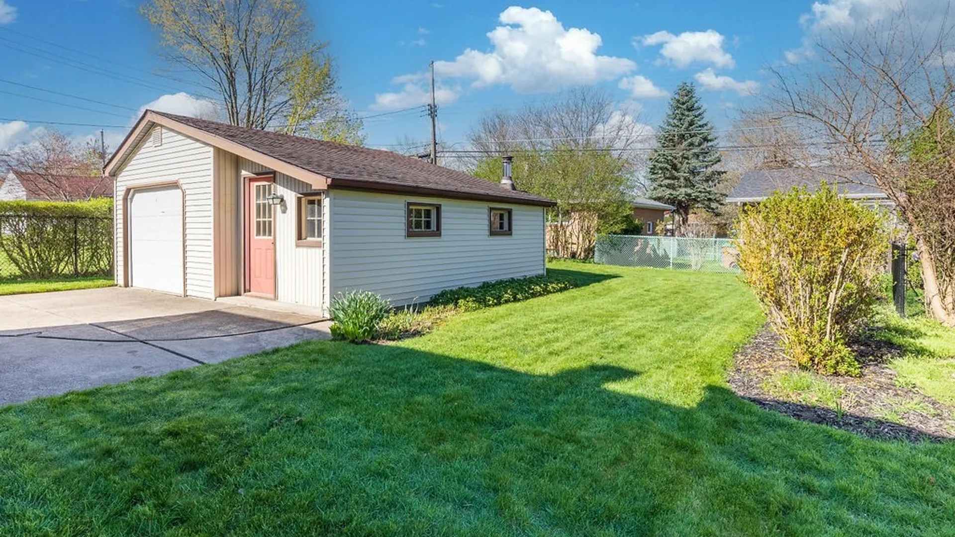 Property at 440 Walton Drive, Cheektowaga, NY 14225 44