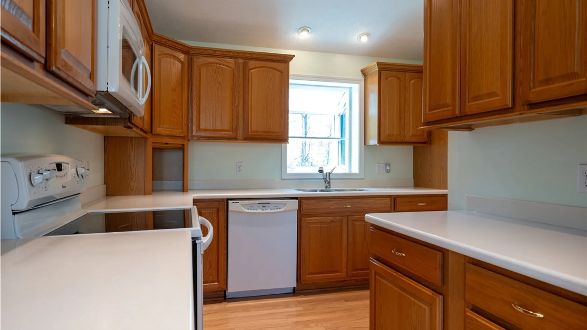 Property at 1123 Lake Park Lane, Webster, NY 14580 25