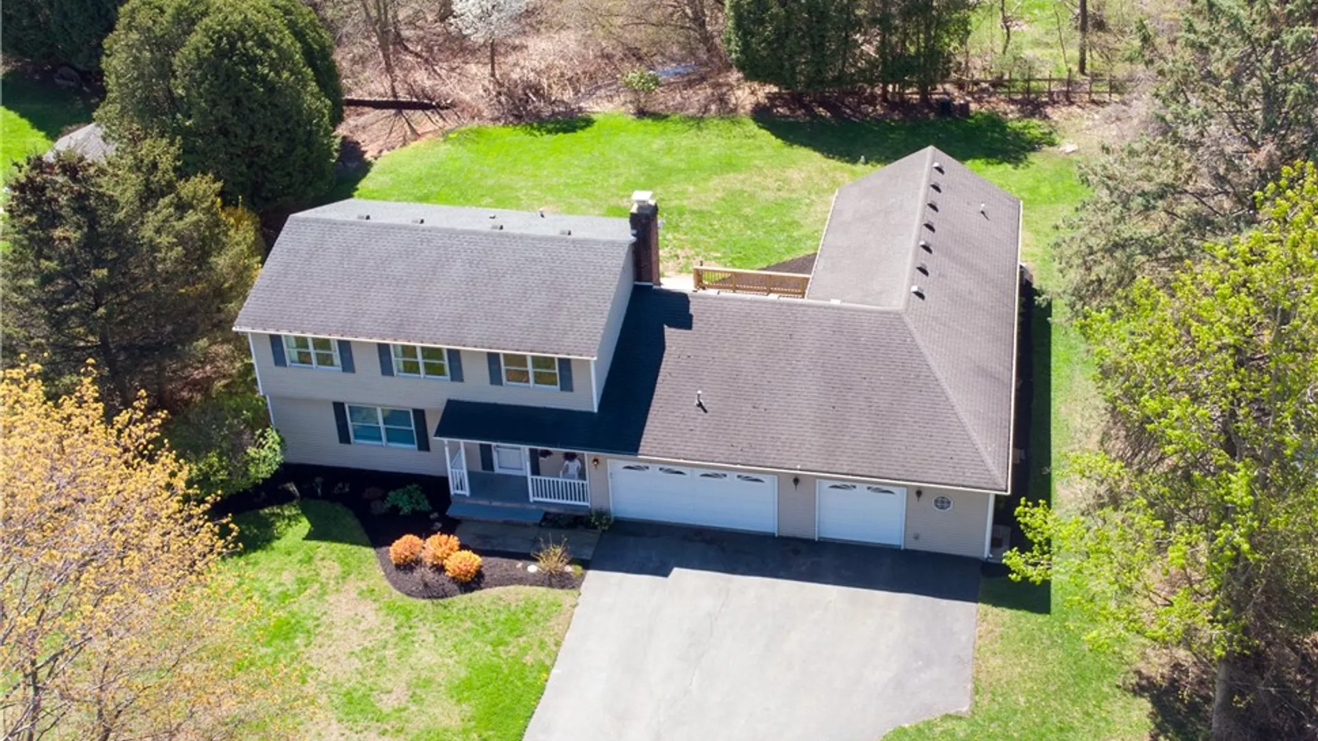 Property at 1123 Lake Park Lane, Webster, NY 14580 3